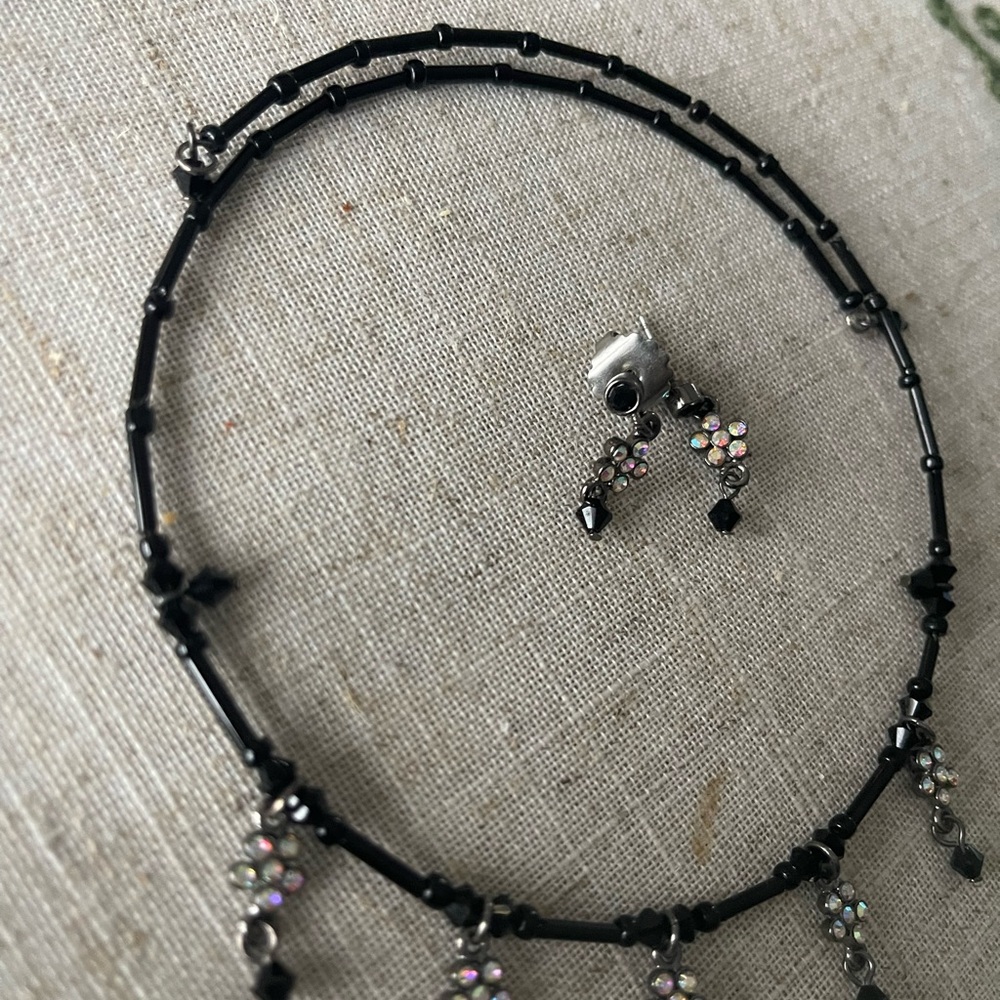 Lia Sophia Black Wire Choker and Earrings - Picture 3 of 4